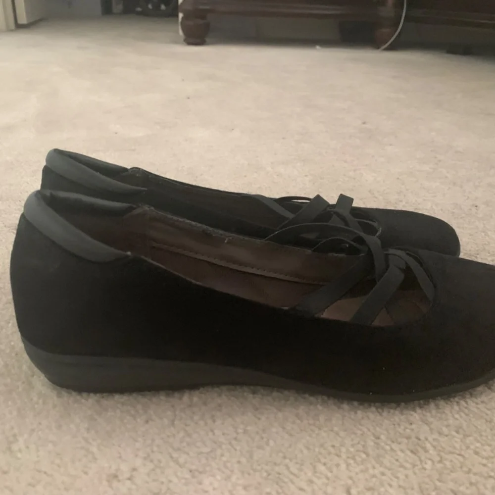 Shoes - Picture 2 of 2